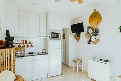 Appartamento con terrazza sul mare e piscina