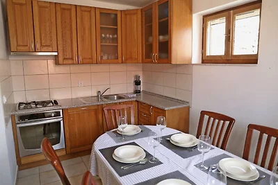 Charmantes Ferienhaus mit Terrasse in...