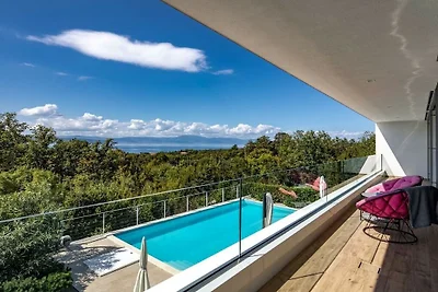 Villa in Malinska mit Schwimmbecken
