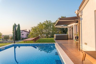 Wunderschöne, moderne Villa mit Pool und Gart...
