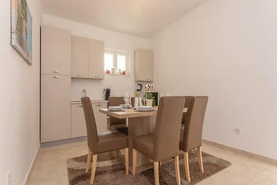 Apartment mit Pool und 2 Zimmern