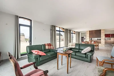 Ferienhaus in Cercy-la-Tour mit Terrasse