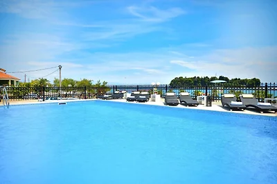 Appartamenti Dalmazia a Preko con piscina