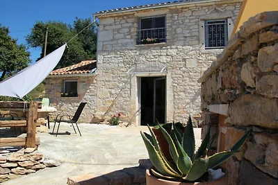 Ferienhaus in Kastelir mit Schwimmbecken