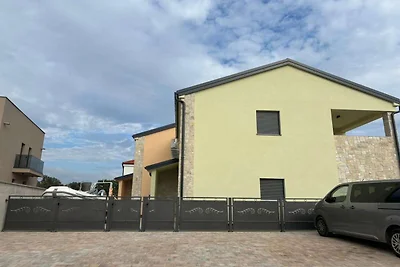Holiday House 1