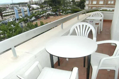 Apartment in Estartit near sea beach