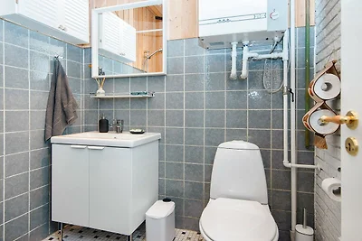 Sfeervolle retraite bij rivier -- By Traum...