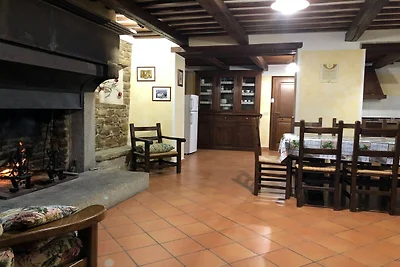 Chalet in Apecchio met Zwembad en Uitzicht
