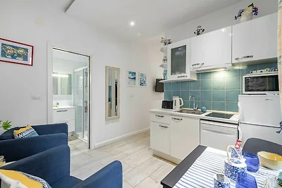 L & L Old Town Apartments - Studio Apartment ...