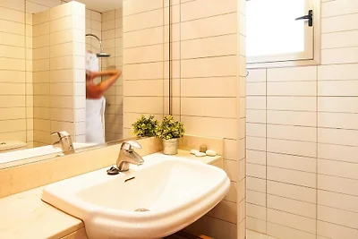 Casa con piscina su un campo da golf