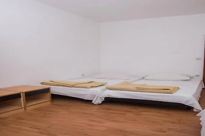Einladendes Apartment am Meer in Dalmatien
