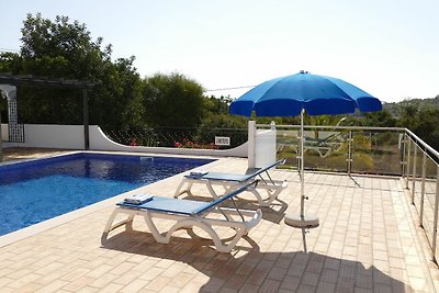 Lussuosa villa a Faro con piscina privata