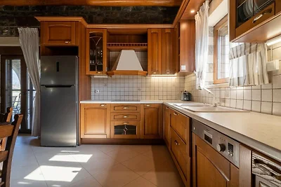 Charmante Familienvilla mit Pool in Koxare