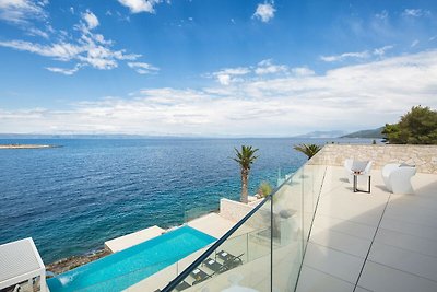 Villa sulla spiaggia a Korcula con piscina