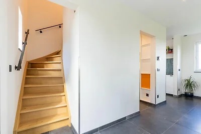 Großzügiges Ferienhaus mit Teich