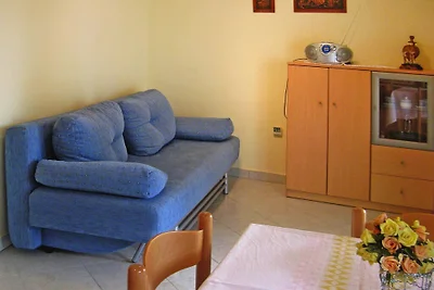 Wohnung in Vir in der Nähe des Strandes