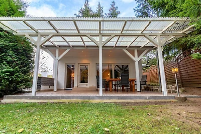 Ferienhaus mit Terrasse und Kaminofen in...