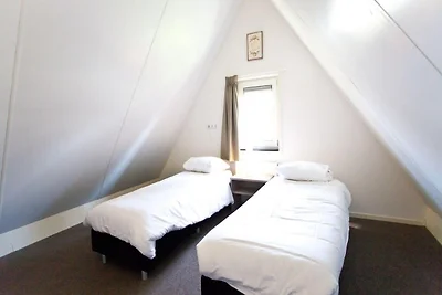 Steinvilla am Wasser für 8 Personen mit Sauna