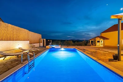 Familienurlaub mit Pool und Terrasse