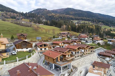 Alpenchalet mit Bergblick