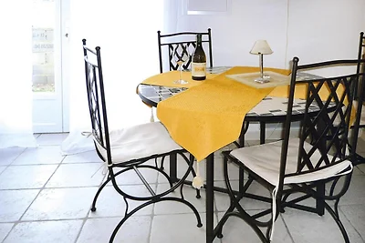Wohnung in Caderousse mit Pool