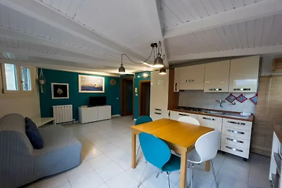 Wohnung in Torino mit Balkon und Parken
