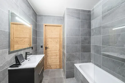 Nuovo appartamento con accesso diretto alle p...