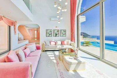Villa in Kalkan mit Schwimmbecken