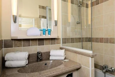 Haus im Luberon mit Pools und Golfplatz