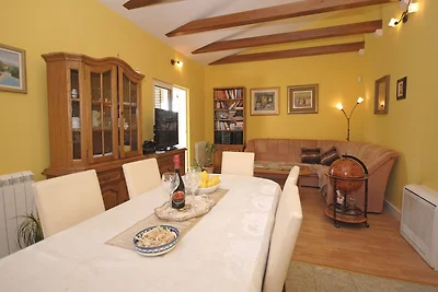 Picturesque Escape Holiday Home with Pool and...