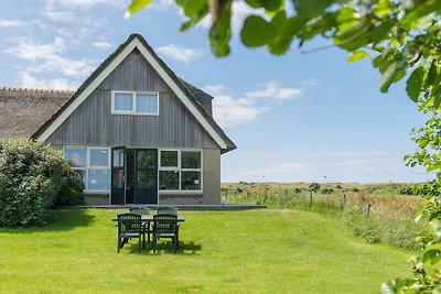 Strohgedeckte Villa mit 2 Bädern, 1,5 km vom...