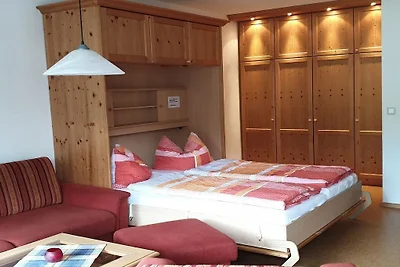 Kaspar avec piscine intérieure et sauna