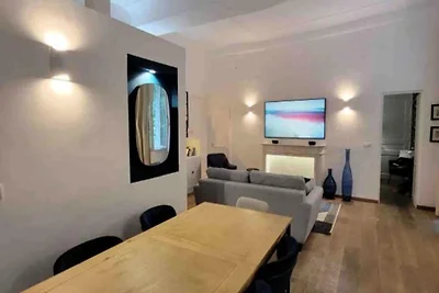 Außergewöhnliche Lage am Hafen von Nizza