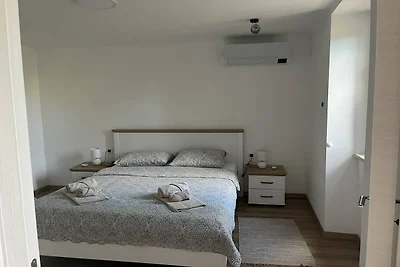 Elegant Lovran Apartment with Garden - Two Be...