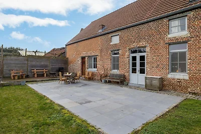 Vierkanthof in der wunderschönen Blütenregion