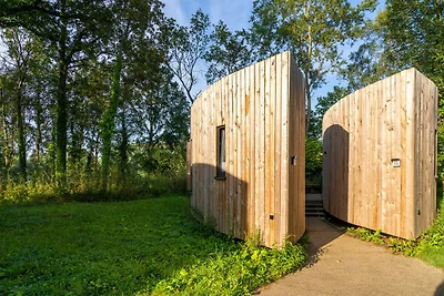 Schicke Hütte im Wald