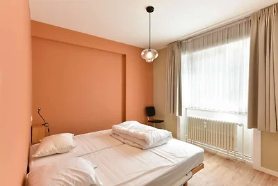 Eckwohnung mit Blick auf die Ufermauer in...