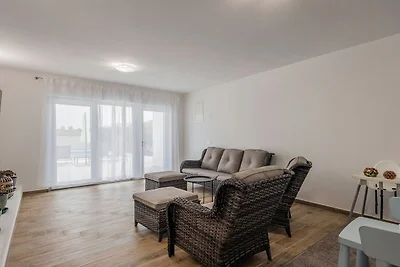 Holiday Home Milutin 1 - Four Bedroom Holiday...