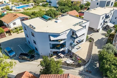 Wohnung in Rogoznica mit Terrasse