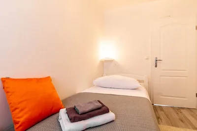 Holiday Home Sunny Side Six Bedroom Holiday...