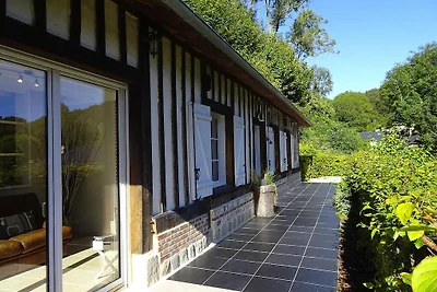 Cottage, St Martin aux Buneaux