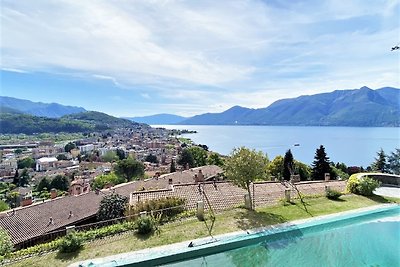 Romantico appartamento a Luino con piscina...