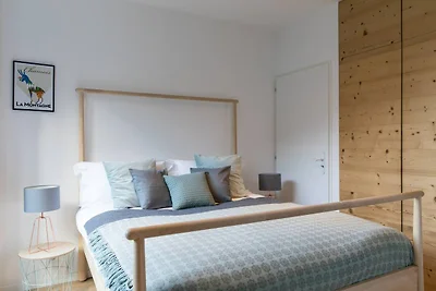 Spacious Central Apartment with Terrace