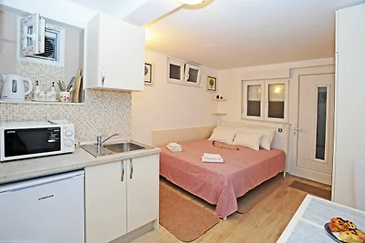 Nika Family Apartments - Basic Studio Apartme...