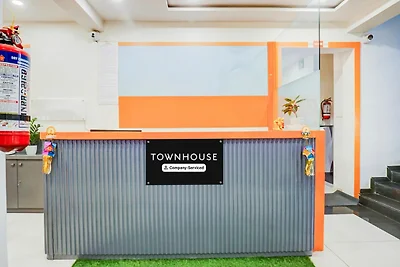 Super Townhouse Hadapsar Savali Inn