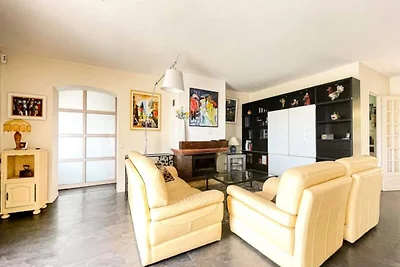 Wohnvilla mit Pool in Mandelieu