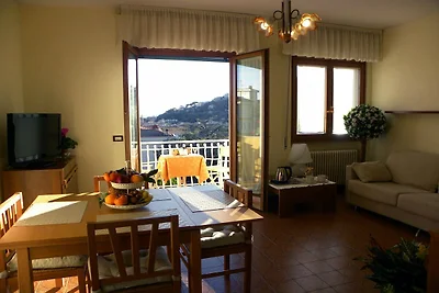 Appartamento a Pietra Ligure con garage