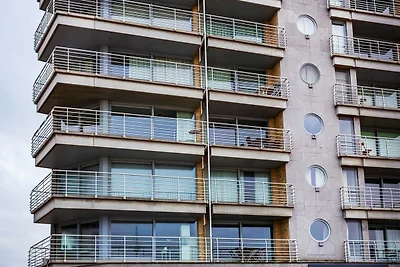 Moderne, luxuriöse Eckwohnung direkt am Meer