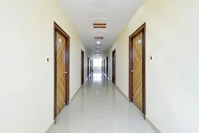 Super Hotel O Bolligudem