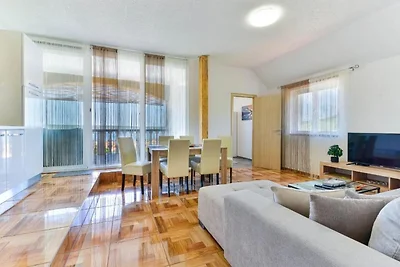 Three Bedroom apartment with Terrace and Swim...